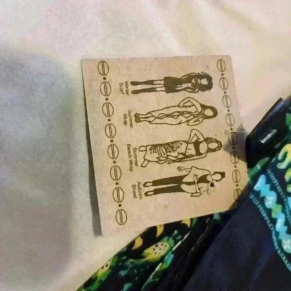 NWT Casual Movements Sarong Wrap. Green, blue elephants with fringe - Picture 8 of 11